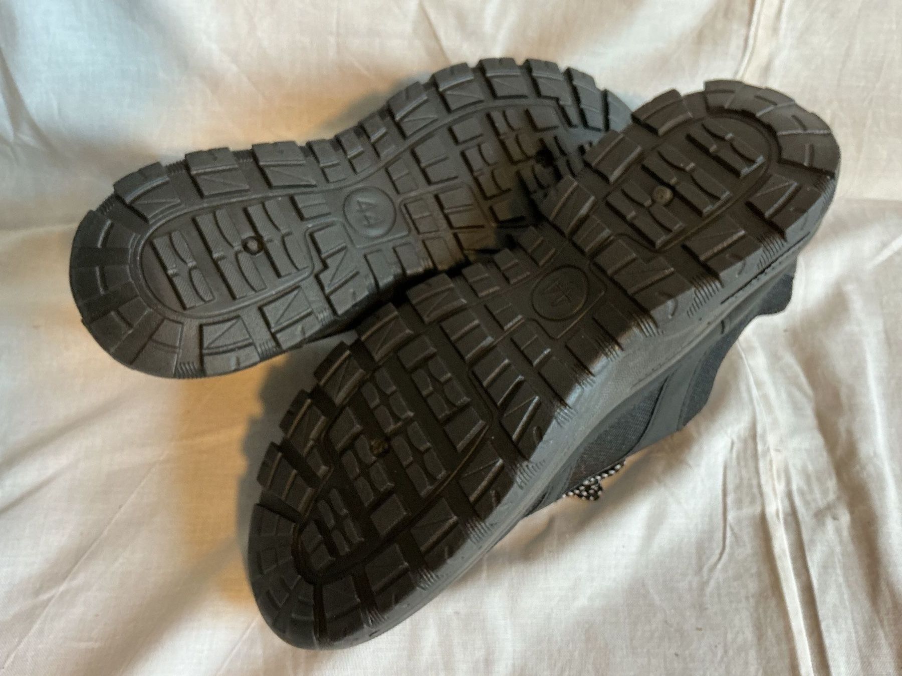 Herrenschuhe: Sneakers – Neu (gemäss Beschreibung) aus Niederhasli von ercp4 2