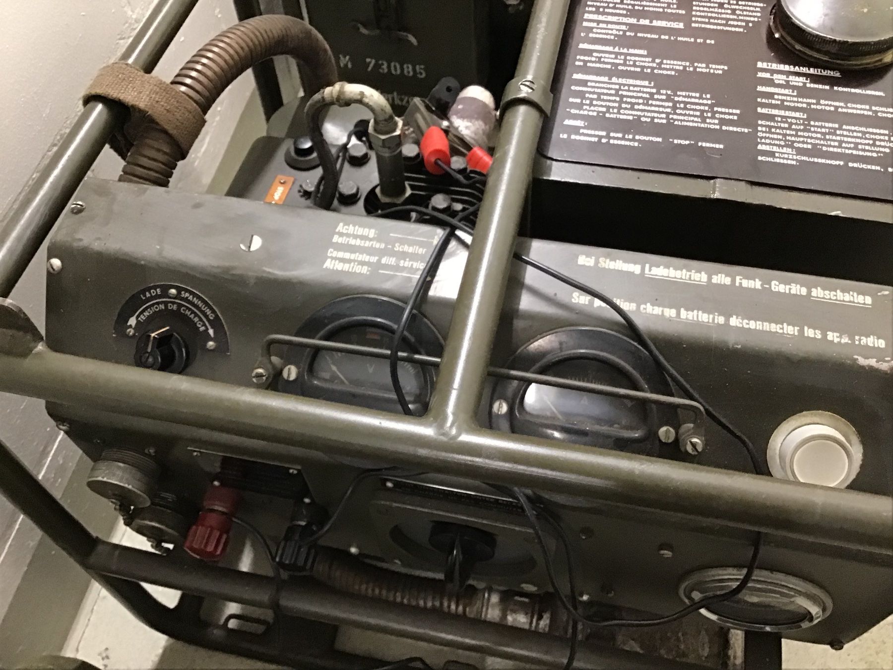 Generatori di corrente: Generator Armee 12 Volt 4-Takt Motor – Usato da Rüschlikon venduto da am6000 2