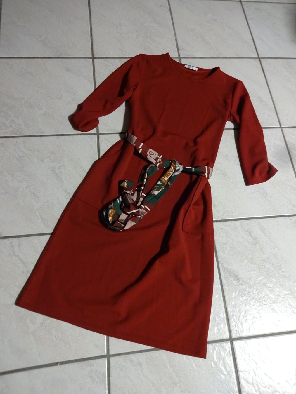 Zara Kleider: Elegantes Kleid/Zara – Neu (gemäss Beschreibung) aus Rothrist von Mistery1