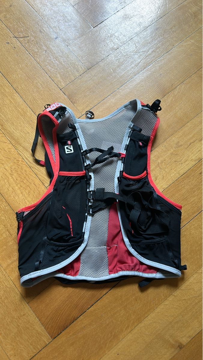 Gilets & Westen: Salomon Active Skin Running Vest - Hydration Pack - Medium – Gebraucht aus Lausanne von dre_th8k