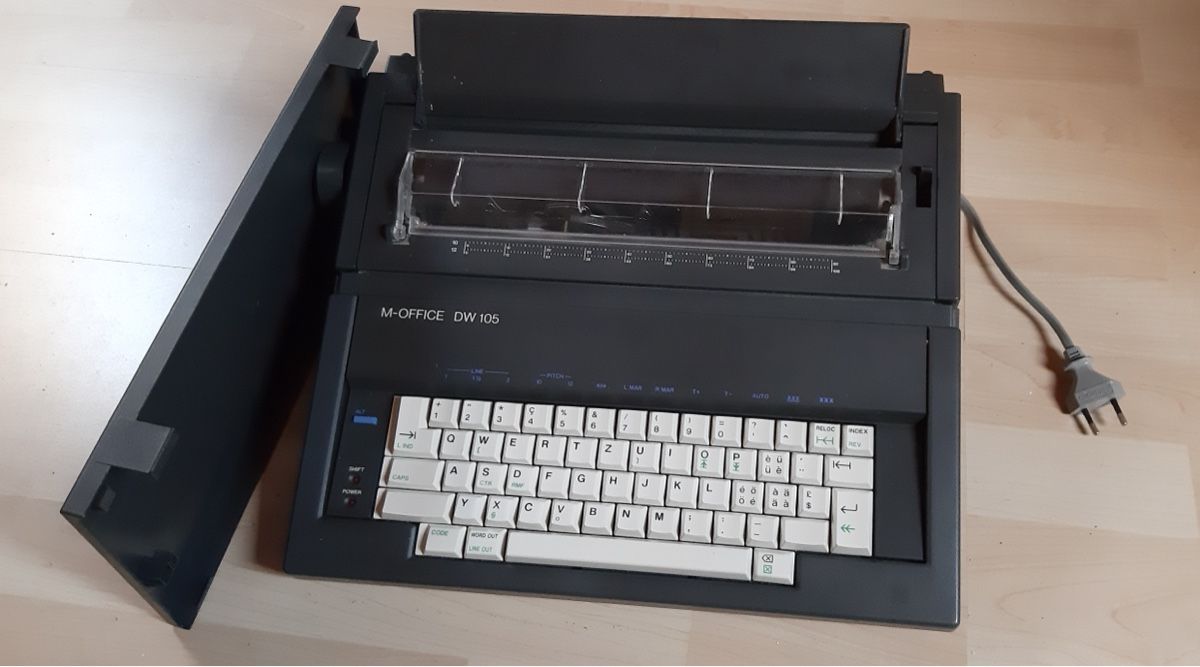 Brother Macchine da scrivere: M-Office DW 105 Schreibmaschine – Difettoso da Wabern venduto da pet_v9dz
