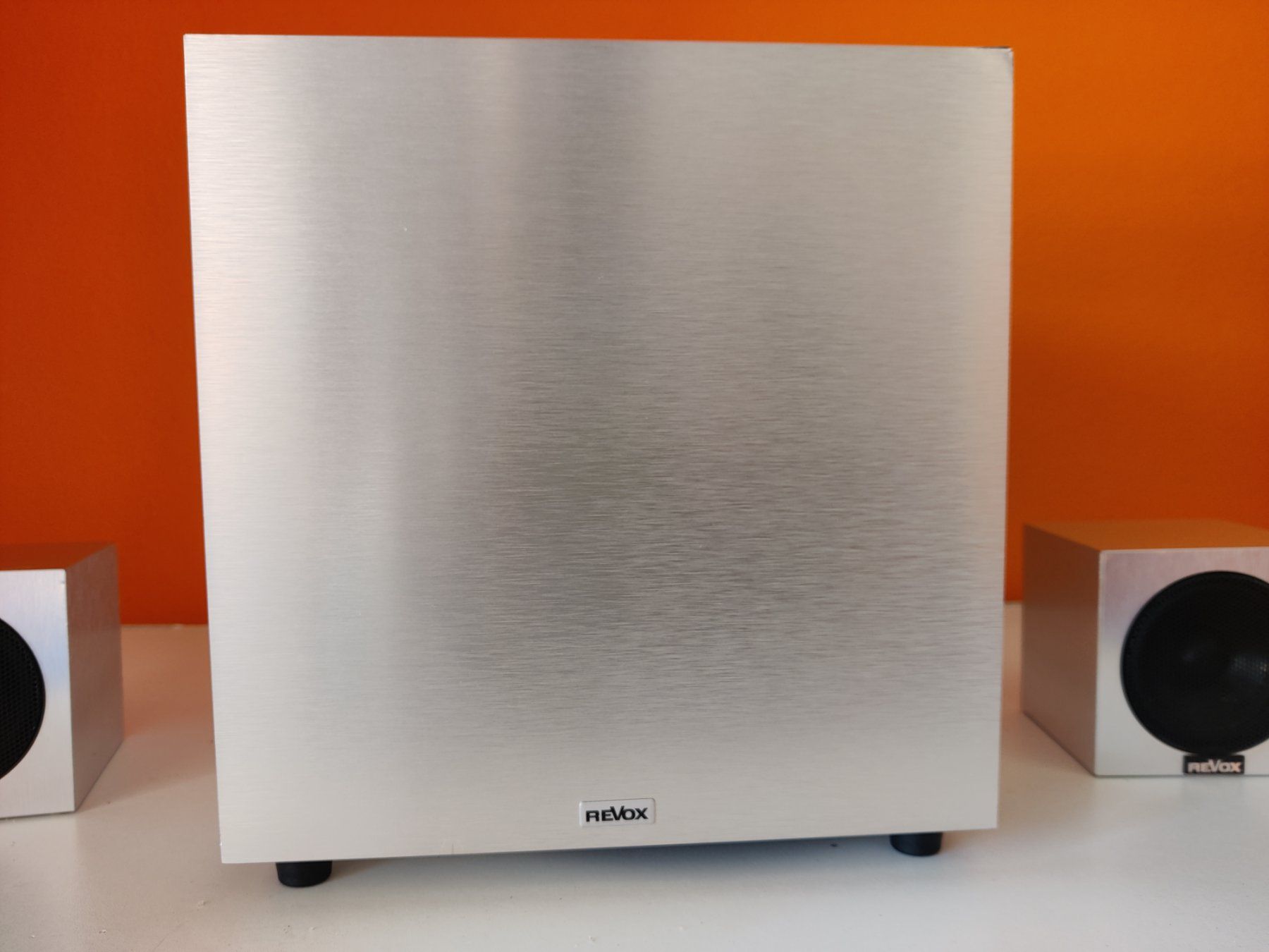 Revox Haut-parleurs: Revox Active SUB 03 + Elegance Magic Cube Lautsprecher – D'occasion à Novazzano par cri_kd9t 2
