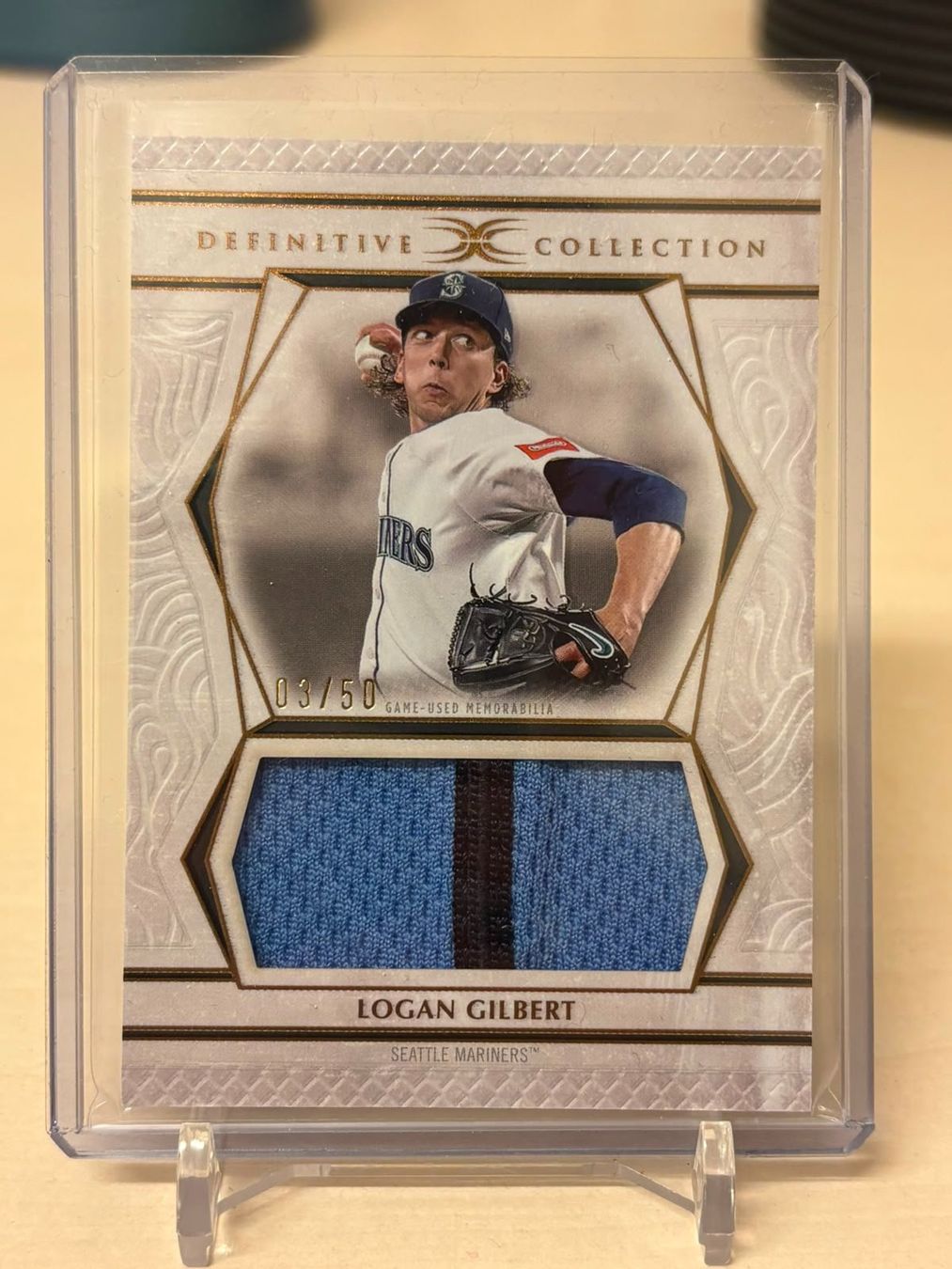Topps Carte collezionabili: Logan Gilbert 2025 Topps Definitive Collection JumboPatch/50 – Nuovo (secondo la descrizione) da St.Gallen venduto da bue_x6yz