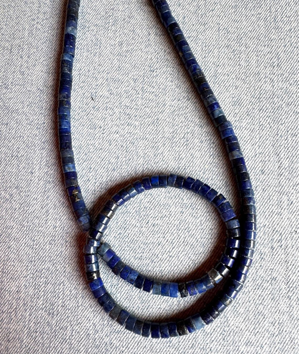 Catenine: Lapis Lazuli  Schlange Strang    4mm      auf Flexdraht – Nuovo e nell'imballaggio originale da Leuggern venduto da gemshow 2