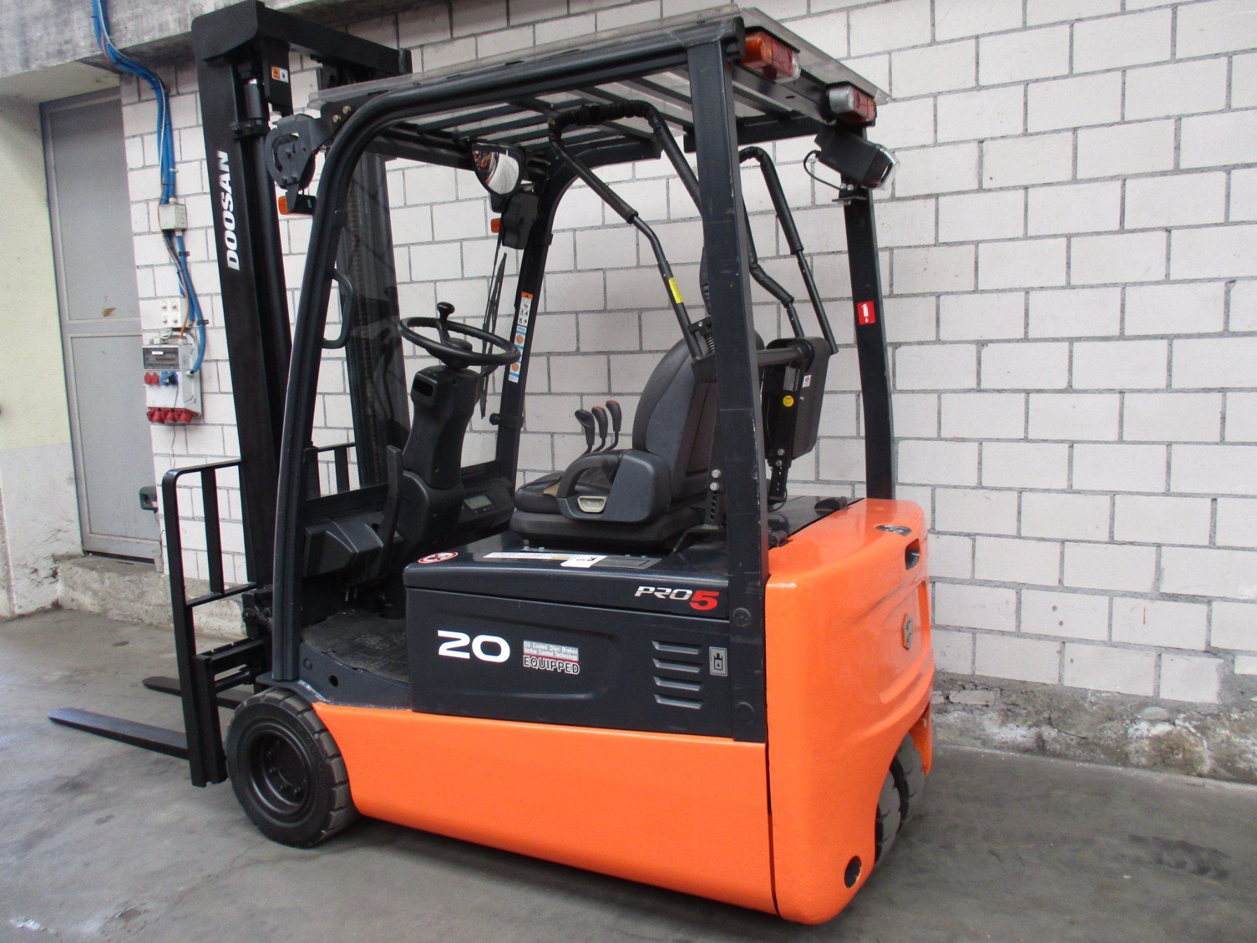 Carrelli elevatori e a forche: STAPLER  DOOSAN B20T  ELEKTRO GABELSTAPLER mit 1630 stunden – Usato da Seon venduto da zomahandel 2