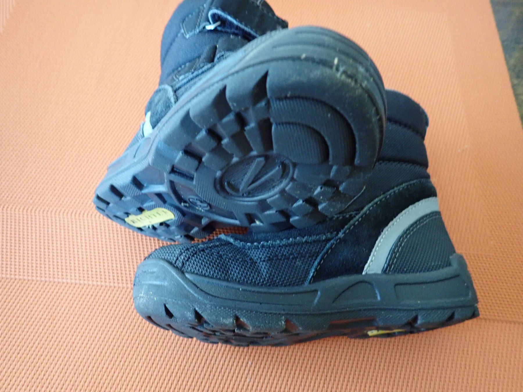 Schuhe für Jungen: Bottes d'hiver pointure 24 – Neu (gemäss Beschreibung) aus Petit-Lancy von camping_car 4