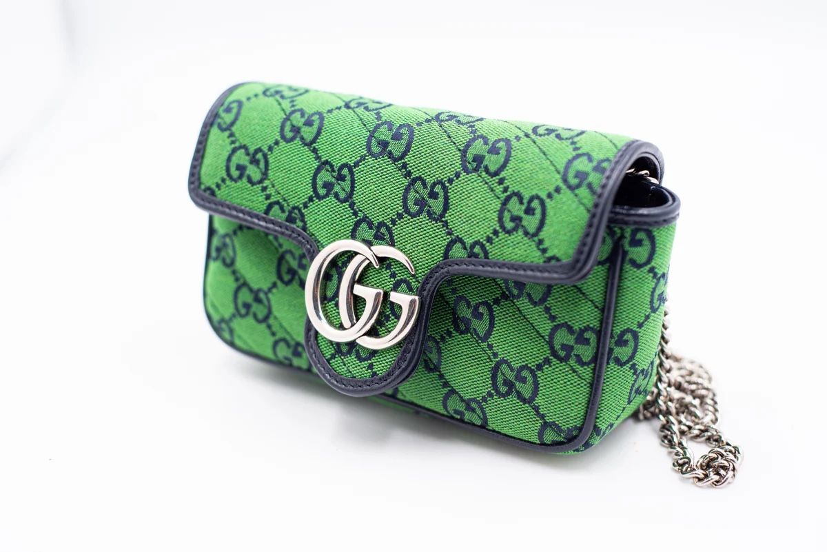 Gucci Borse da donna: GUCCI GG MARMONT SUPER MINI – Nuovo e nell'imballaggio originale da Ligornetto venduto da Ksela