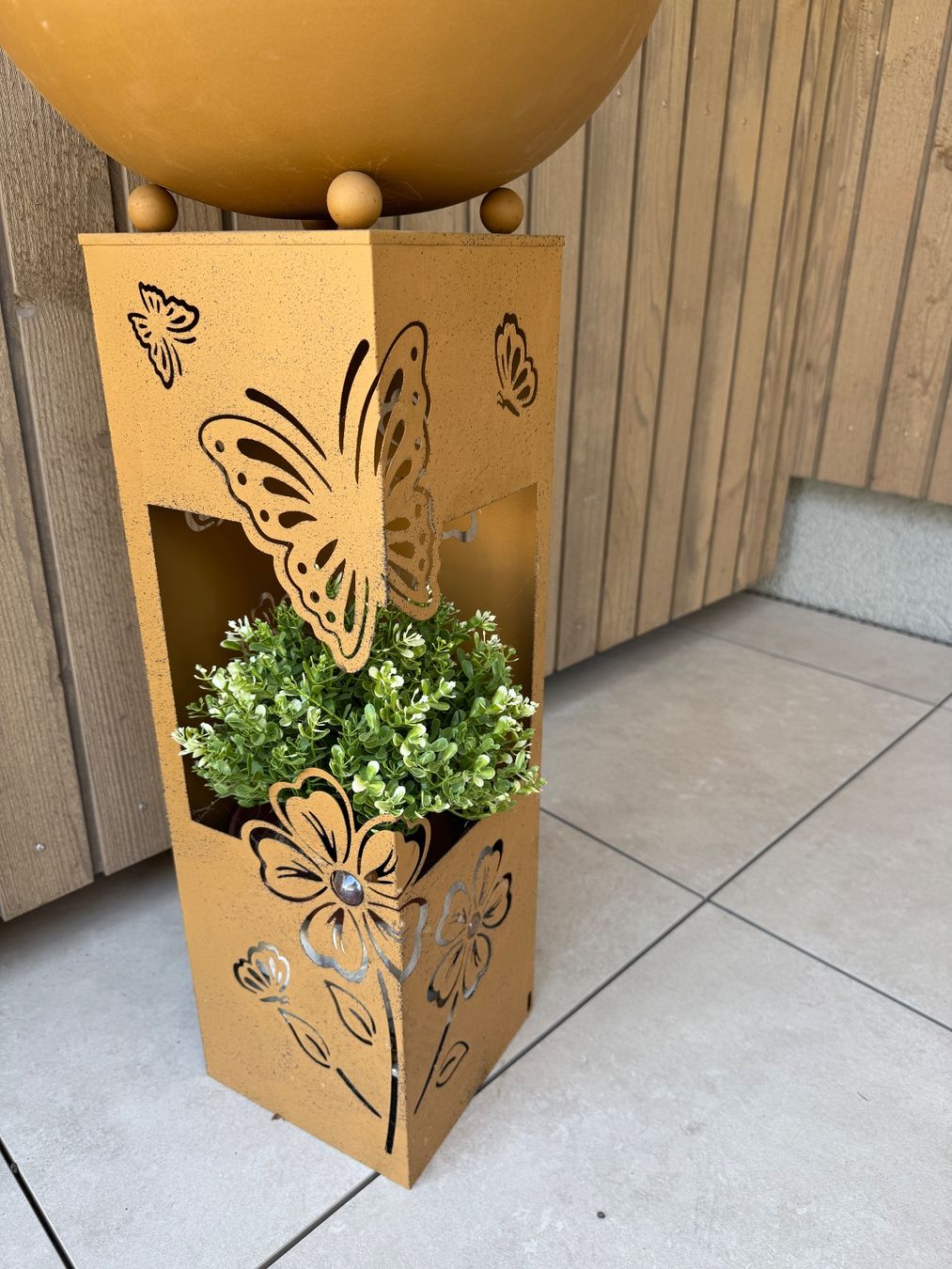 Sonstiges für Haushalt & Wohnen: Pflanzsäule Butterfly – Gebraucht aus Nassenwil von brego87 2