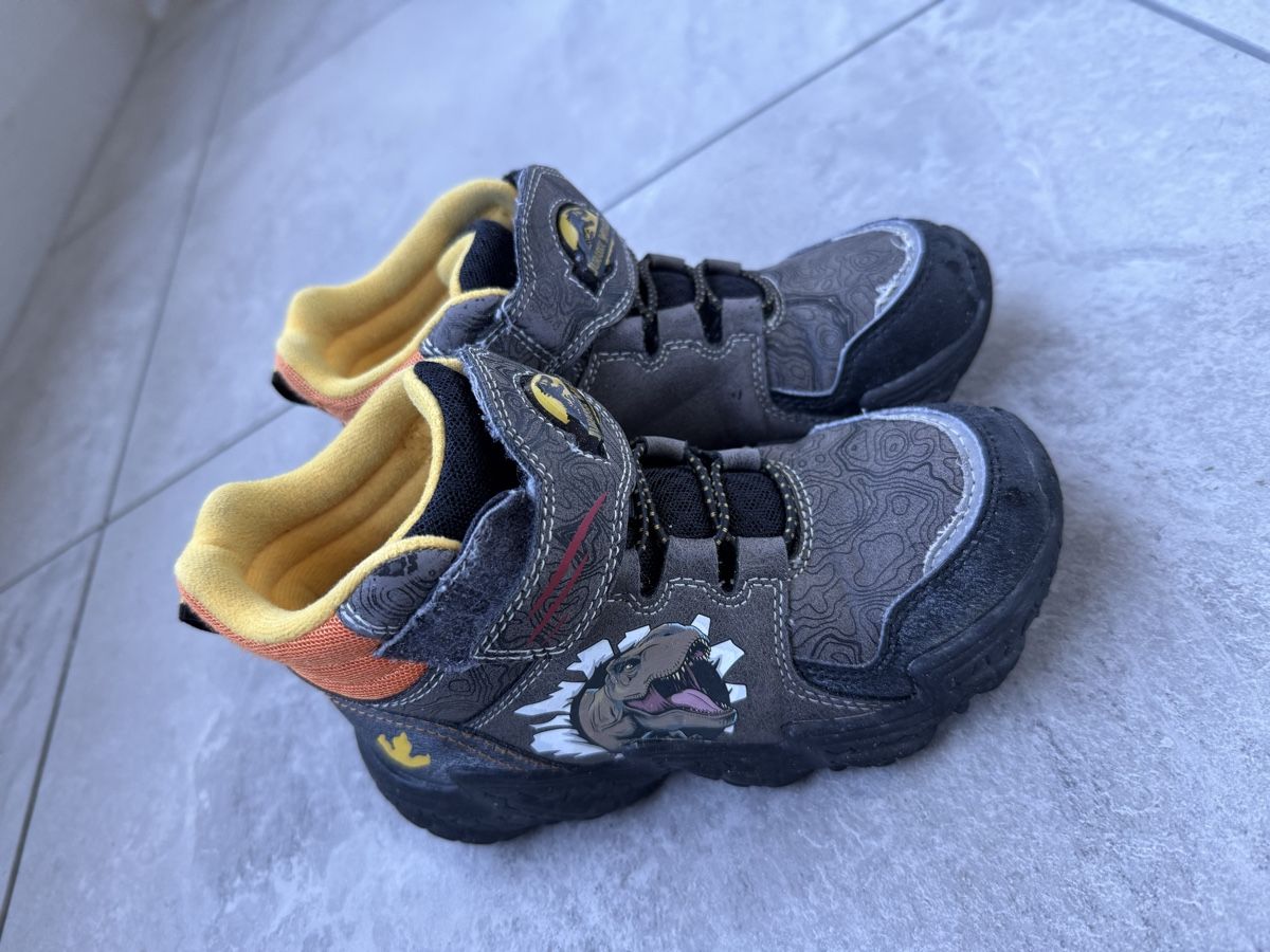 Scarpe per ragazzi: Jurassic World Winter Schuhe, Grösse 30 – Usato da Belp venduto da Zeyzey09 2