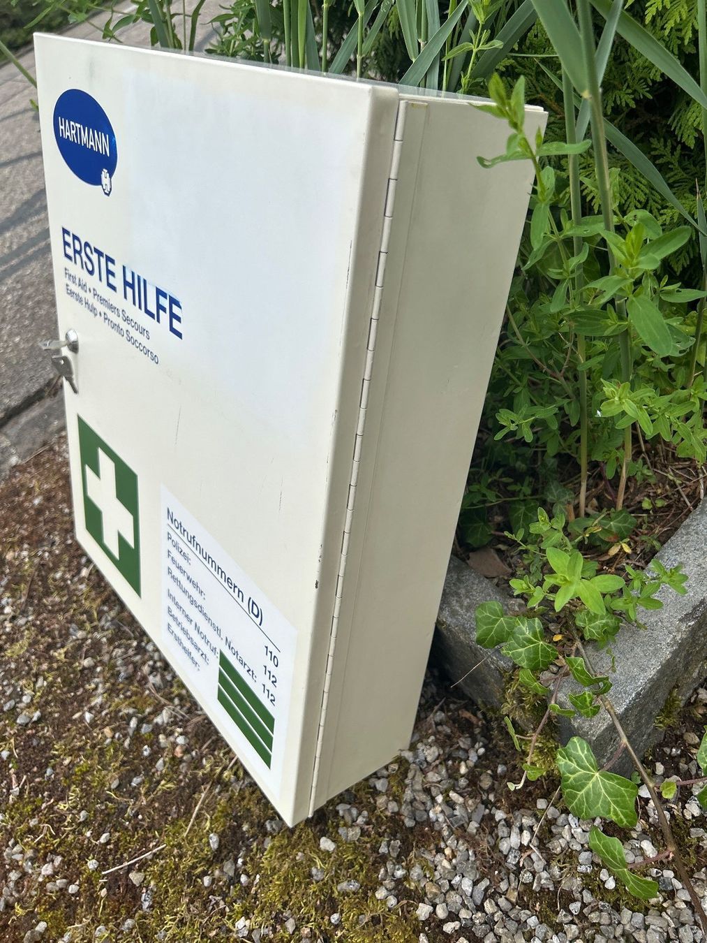 Kit di pronto soccorso: Erste Hilfe Kasten von Hartmann aus Blech – Usato da Gerolfingen venduto da sch_2bh9 3