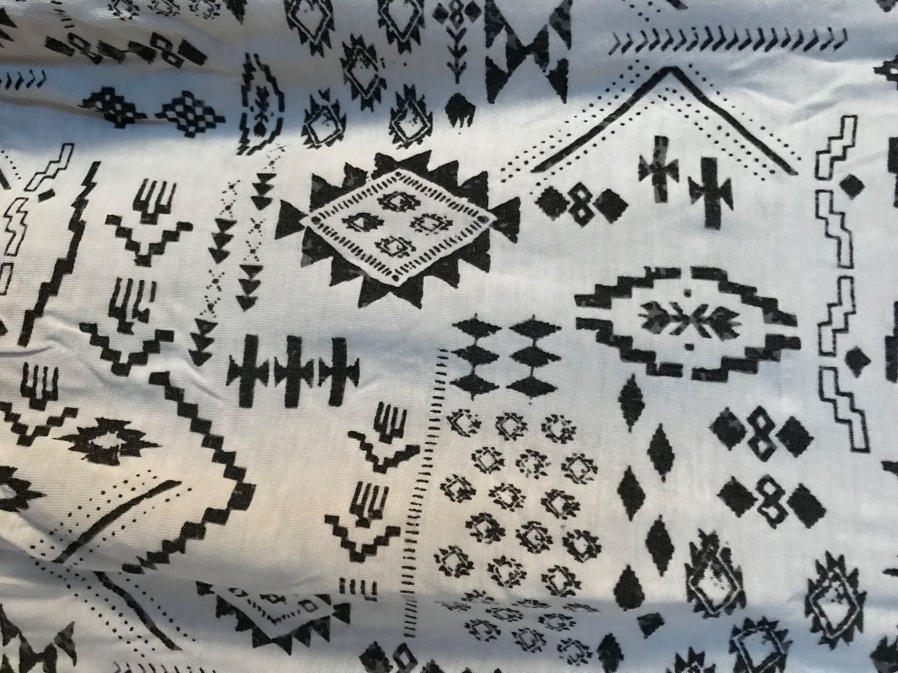 Top: CHICORÉE TOP WEISS MIT SCHWARZEM MUSTER - GRÖSSE XS – Usato da Buchs AG venduto da fischli610 6