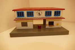 Kibri H0: Bahnhof mit Mittendurchgang und Kiosk