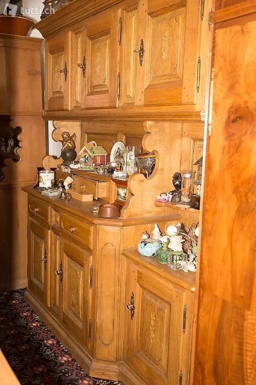 Credenze: Barock Buffet Eiche mit Intarsien mit Alpenblumen – Usato da Koblenz venduto da Forellenteich 1