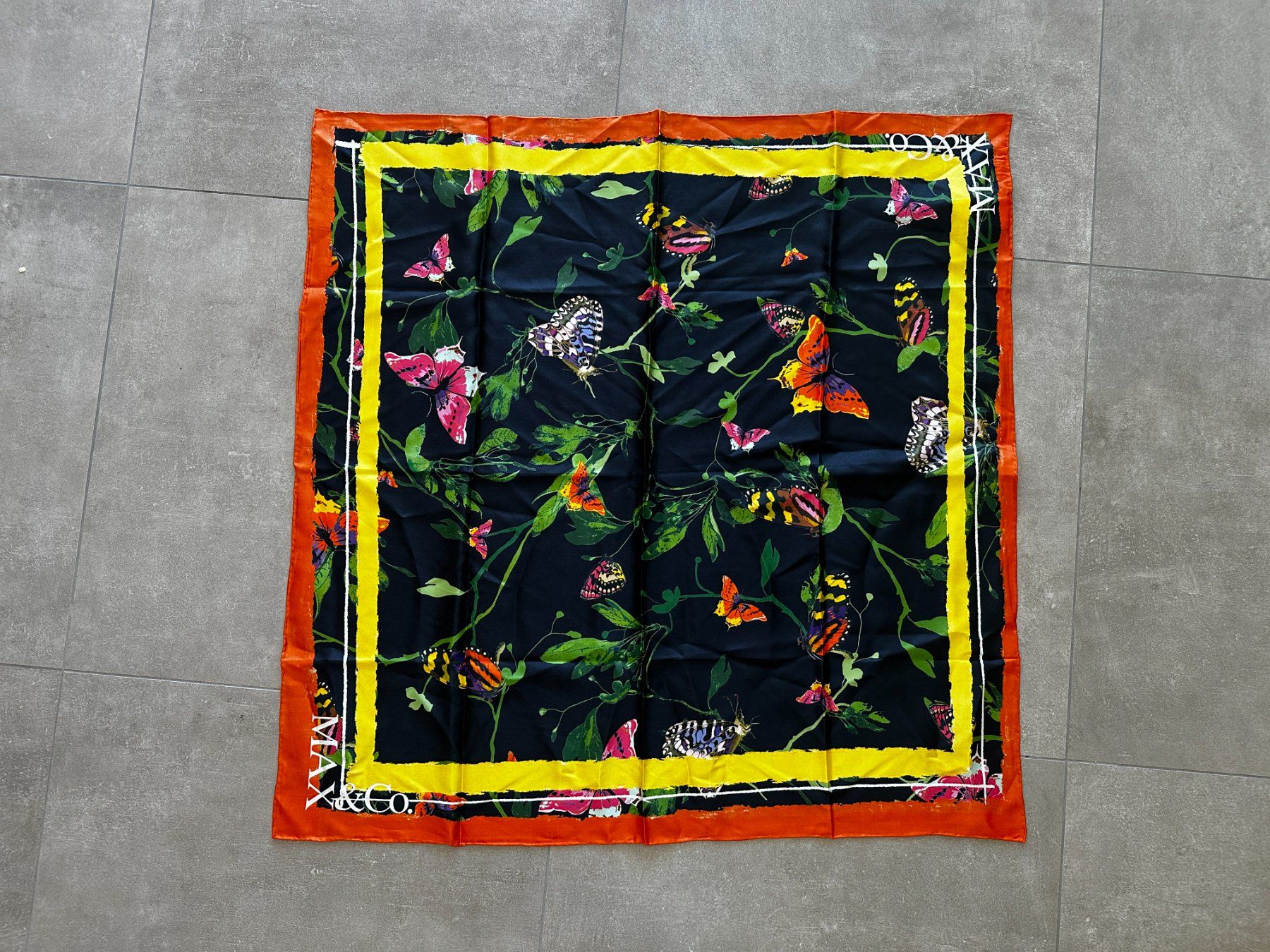 Max Mara Foulard & Sciarpe: New silk scarf Max&Co – Nuovo (secondo la descrizione) da Lugano venduto da juledo
