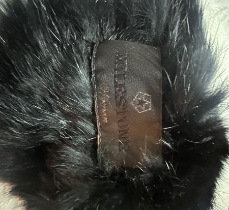 Elegante schwarze Fell-Mütze, sehr warm für den Winter! ❄️