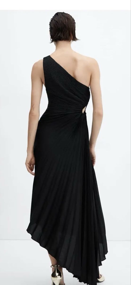 Mango Robes: Abendkleid, asymmetrisch, Mango schwarz – D'occasion à Zürich par eva_7rvy 2