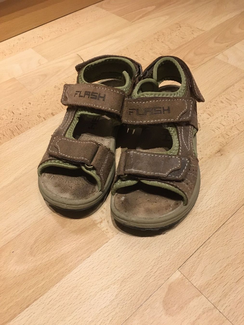 Scarpe per ragazzi: Schuhe / Sandalen Gr.30 – Usato da Uetendorf venduto da Gar_9pvy