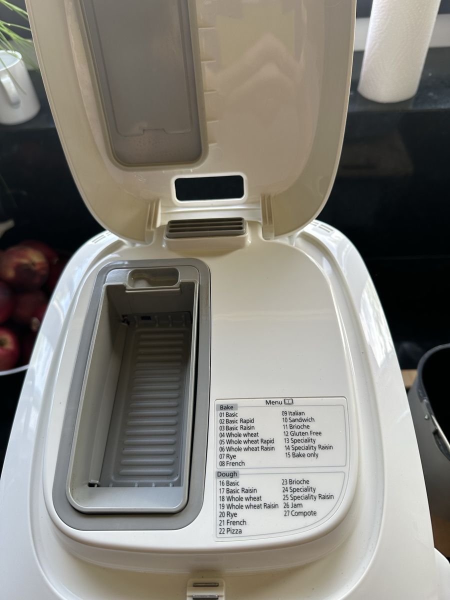 Elettrodomestici da cucina: Panasonic Brotbackautomat SD-YR2500  – Usato da zürich venduto da PatCat02 1
