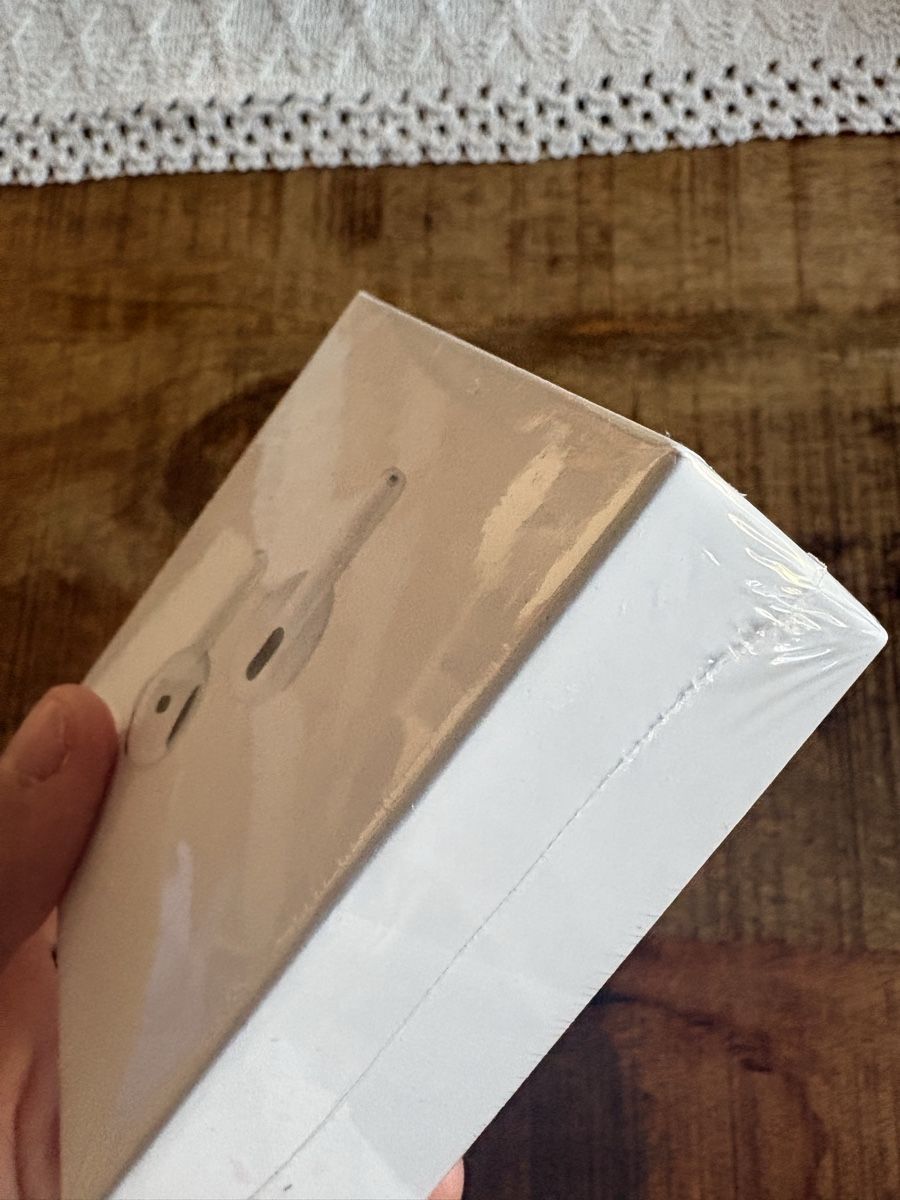 Cuffie: AirPods- Brand New, Sealed! – Nuovo e nell'imballaggio originale da Seuzach venduto da Diamand28 1