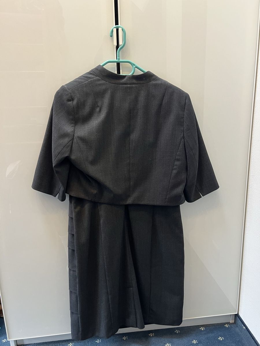 Comma Vestiti: Kleid mit Jacke, Grau, Gr. 42 – Usato da Grindelwald venduto da wand_24 4