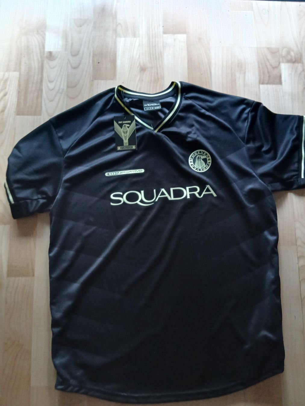 Leibchen & Hosen: RAF Camora Squadra Trikot – Neu (gemäss Beschreibung) aus Oberglatt ZH von Sandro0124