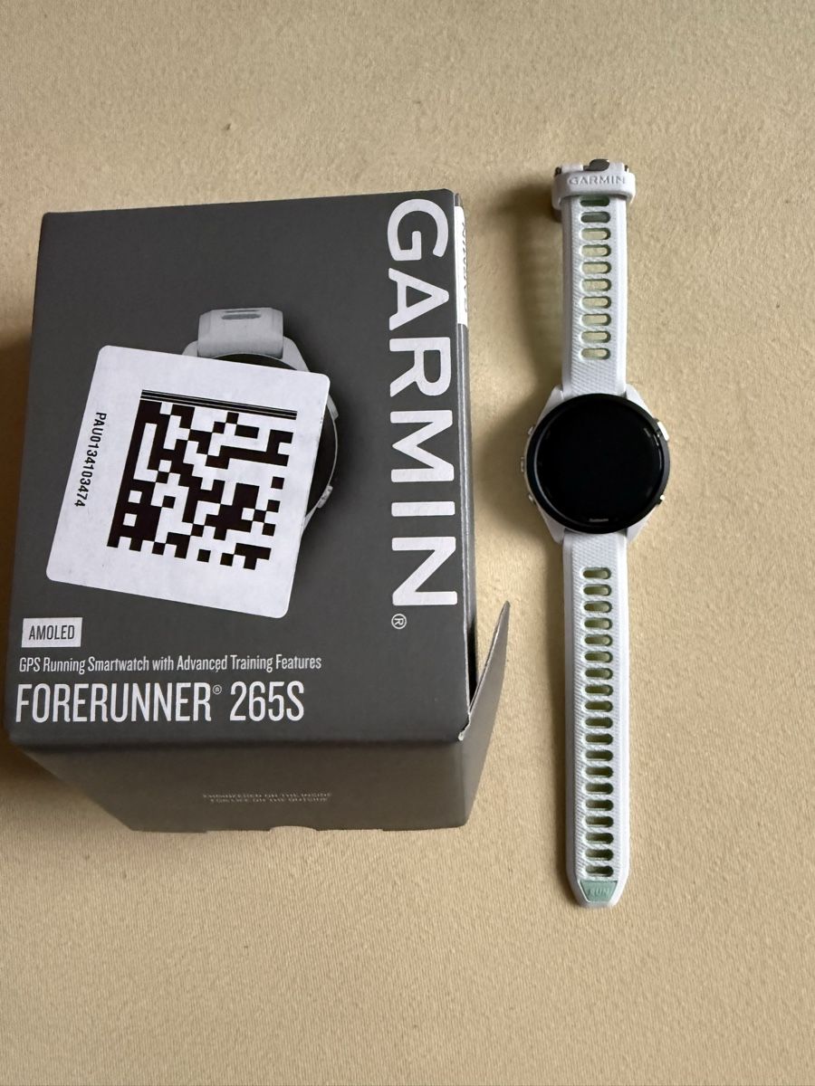 Garmin Smartwatch: Garmin Forerunner 265S GPS Smartwatch – Neuf avec emballage d'origine à Krummenau par koe_x69r