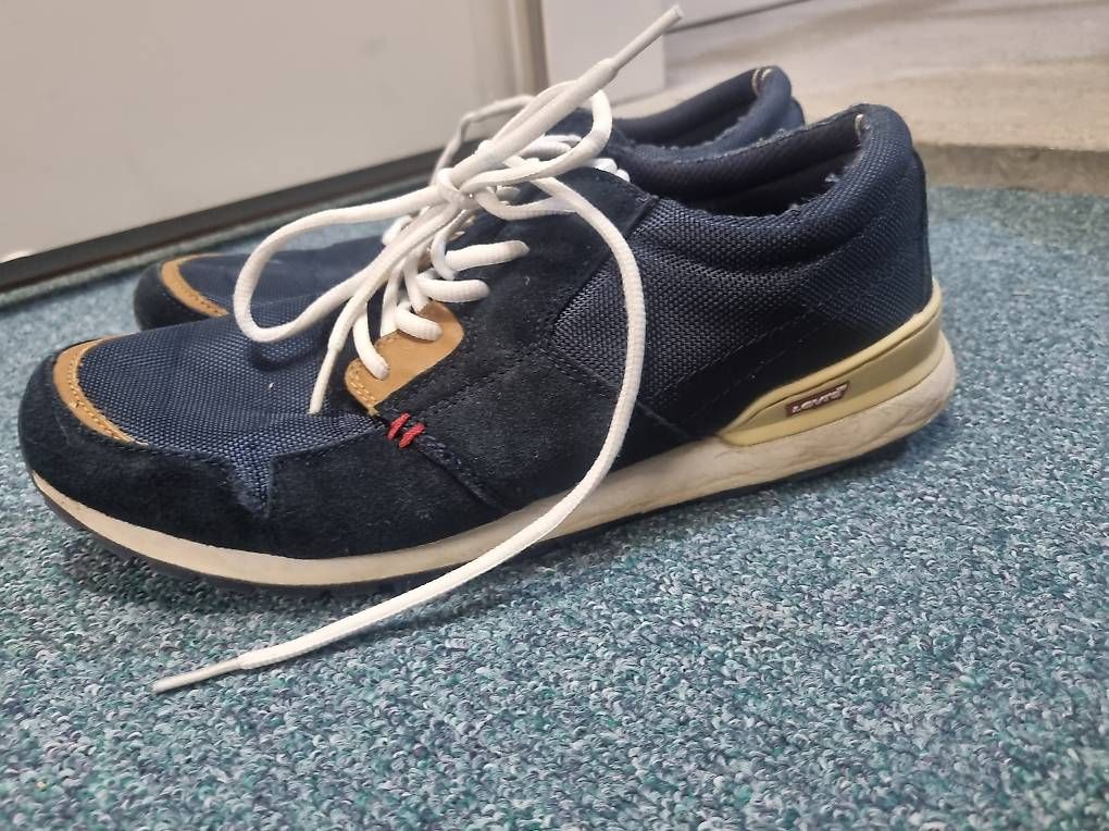 Scarpe da uomo: Levis herren Schuhe – Usato da Bassersdorf venduto da ros_mn7q