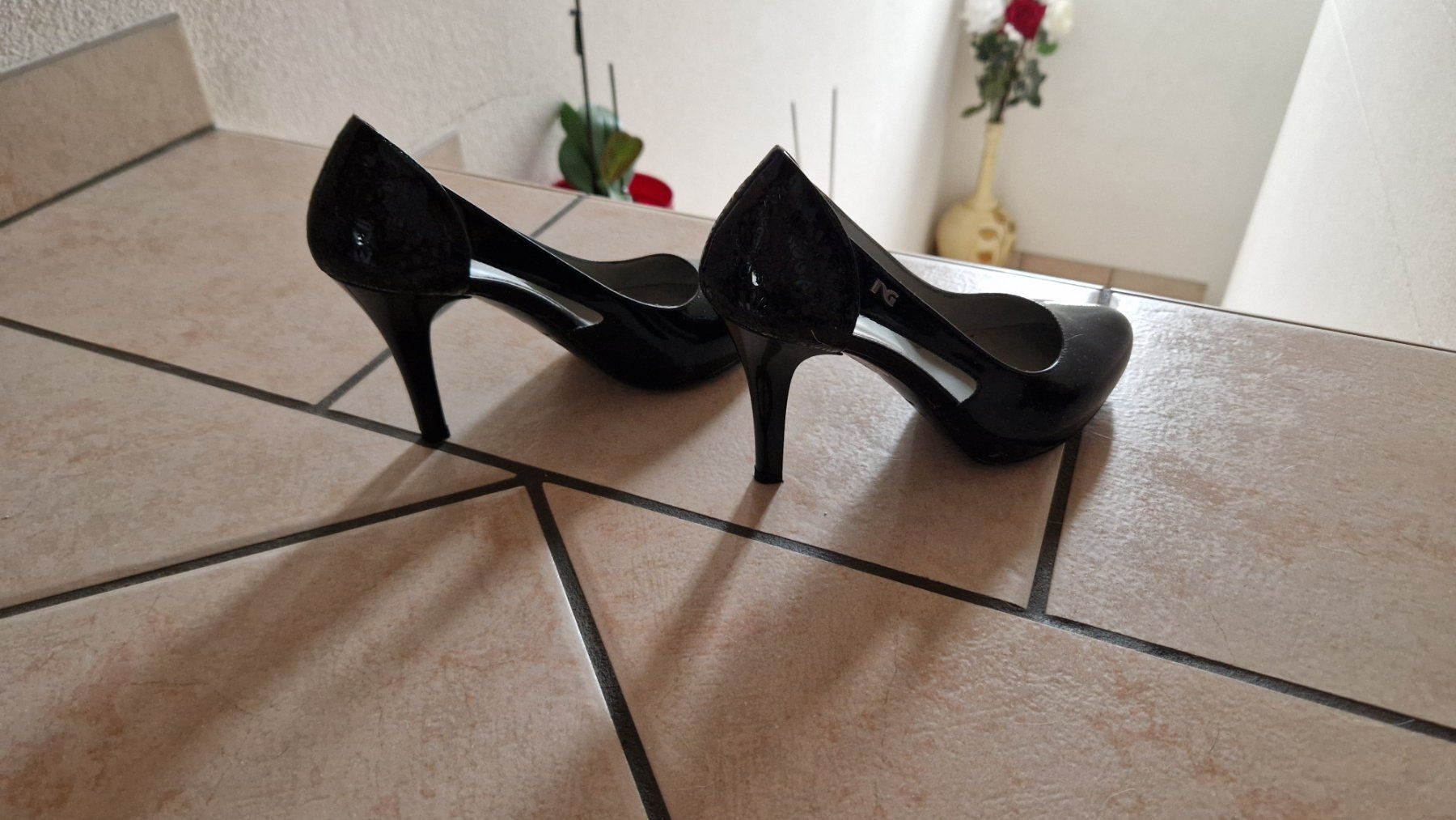 Scarpe da donna: Tacchi Nero giardini taglia 36 – Usato da Lodrino venduto da ann_pl68