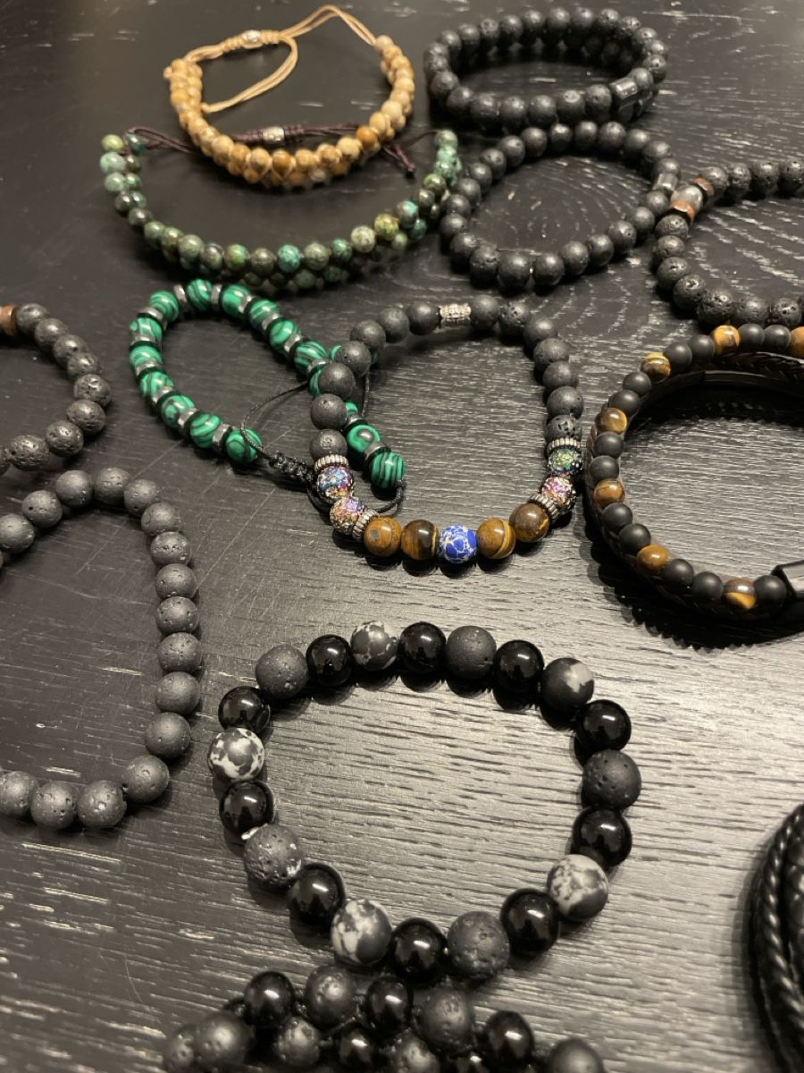 Bracciali & Braccialetti: Lot Armbänder neu 23 Stück – Nuovo (secondo la descrizione) da Hugelshofen venduto da Suimosa 2
