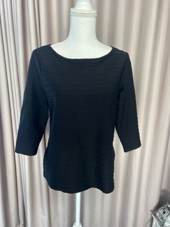 Schwarzes Shirt mit 3/4 Aermel, Gr. 42