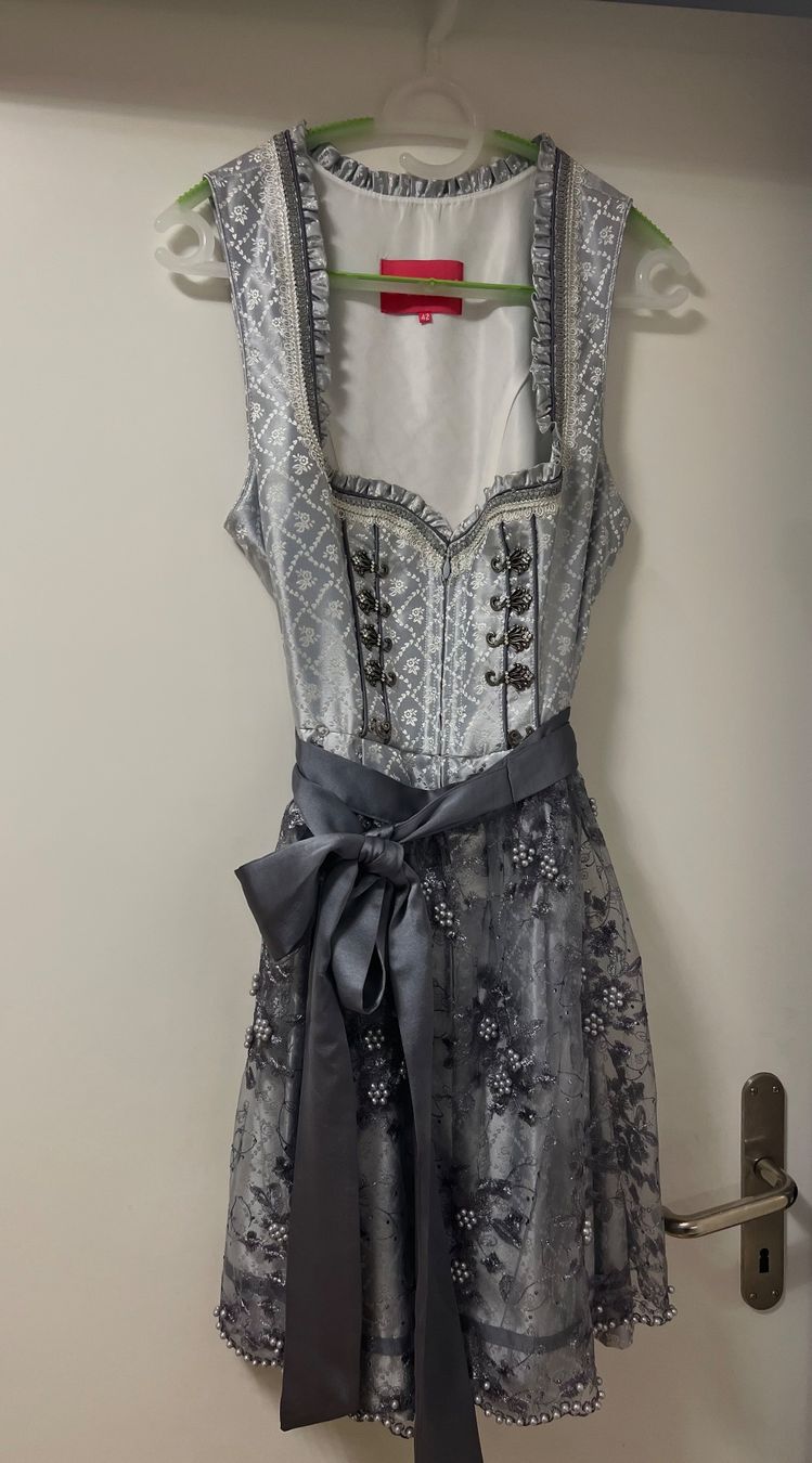 Krüger Vestiti: Krüger Dirndl 42 (blau/silber) – Nuovo (secondo la descrizione) da Abtwil SG venduto da chi_yh9f