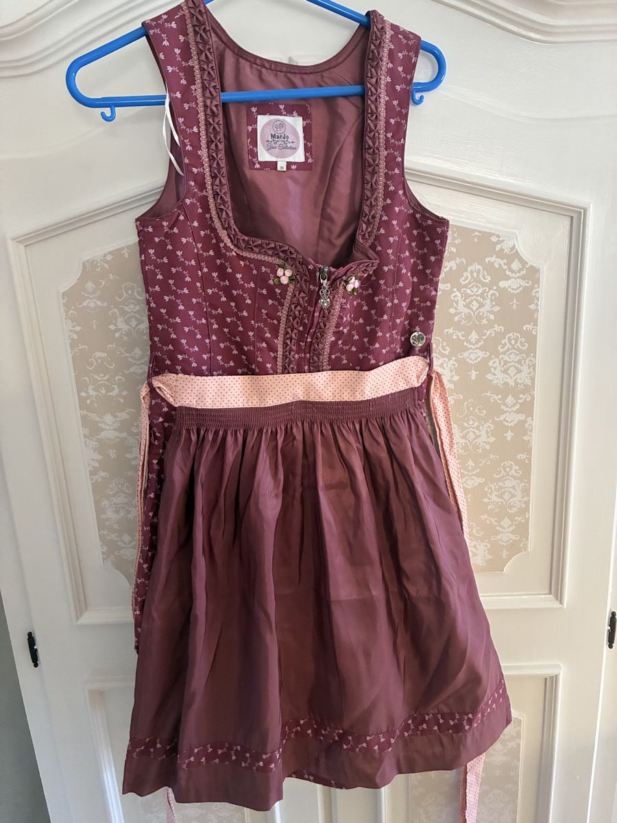 Costumes: MariJo Dirndl Grösse 36 Neu – Neuf (Voir description) à Wahlen b. Laufen par sabichrabi