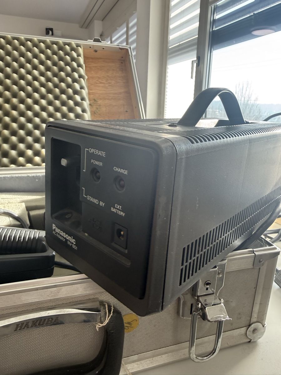 Panasonic Videocamere: Panasonic Colour TV Camera - Vintage / Broadcast Kamera – Usato da Zürich venduto da altstetten 6