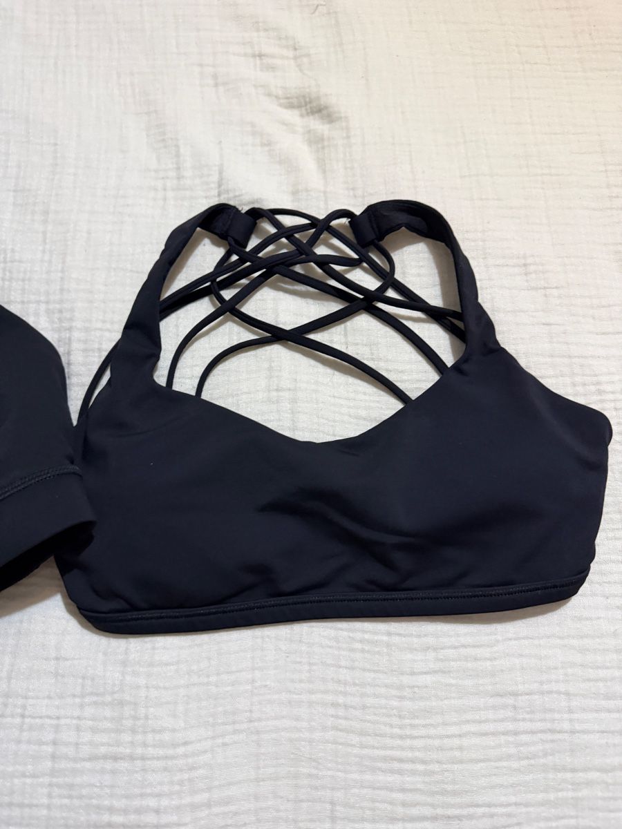 Lululemon Tops: 2 Lululemon Sporttop – Gebraucht aus Neerach von the_modern_mini 1