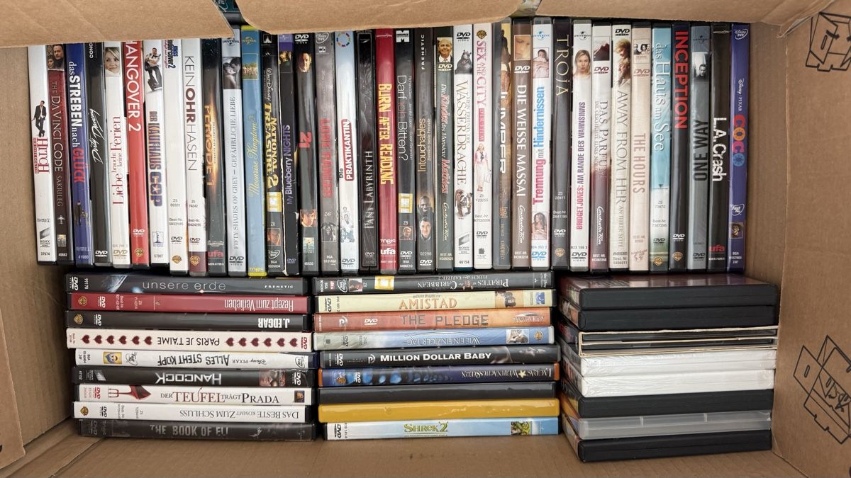 Alle DVDs: DVD-Sammlung abzugeben – Gebraucht aus Gerzensee von Alpenmassiv 2