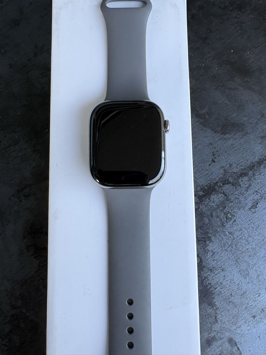 Apple Smartwatch: Apple Watch Series 10 Natural Titanium – Gebraucht aus Basel von thertfu 7