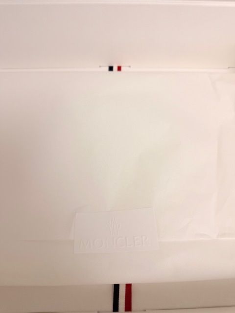 Tutte le decorazioni: 2 Moncler Boxen Neu – Nuovo (secondo la descrizione) da Dübendorf venduto da kerstinbrisbane 8
