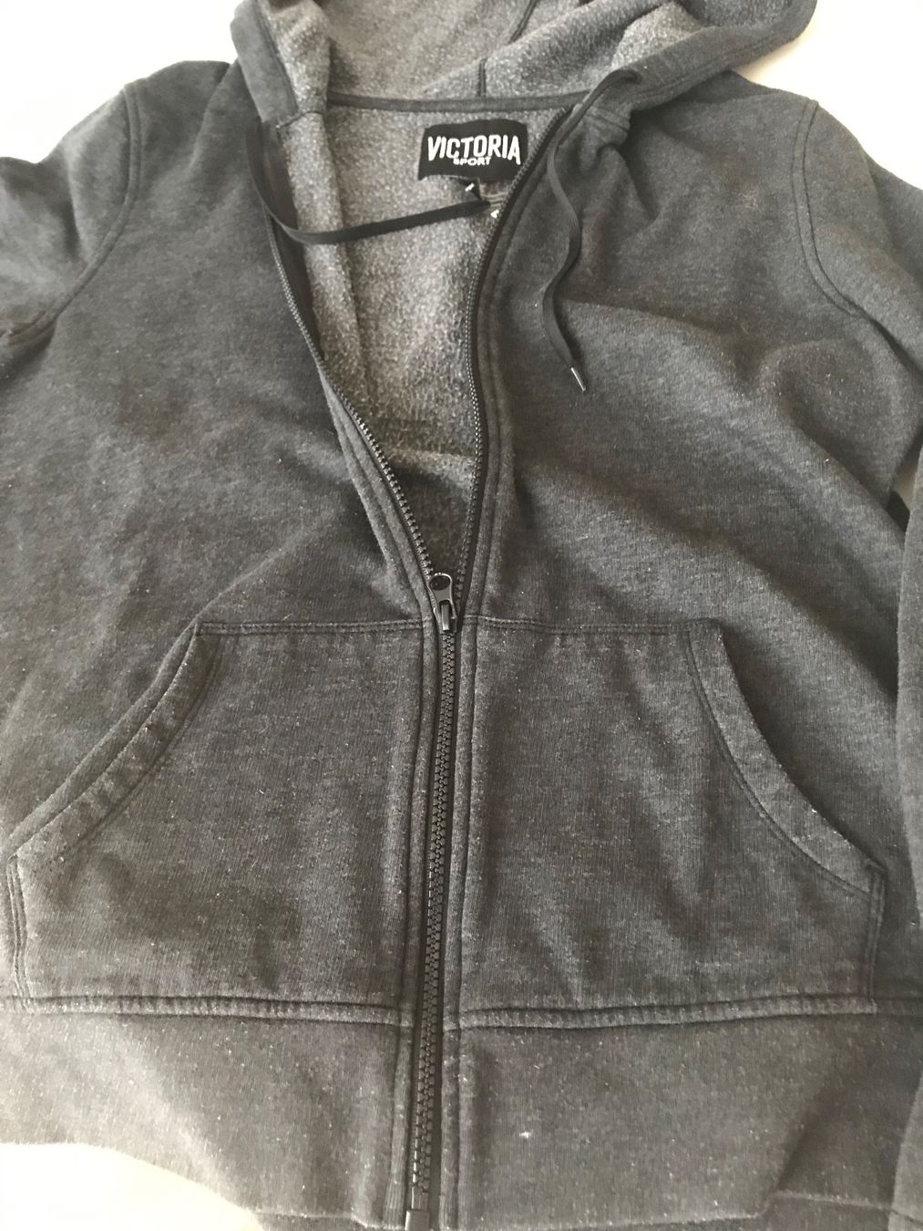Giacche & Cappotti: Jacke (Sweater) grau mit Kapuze – Usato da Luzern venduto da Hans1937 3
