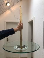 Schwere Deckenlampe aus Glas mit goldfarbenen Details