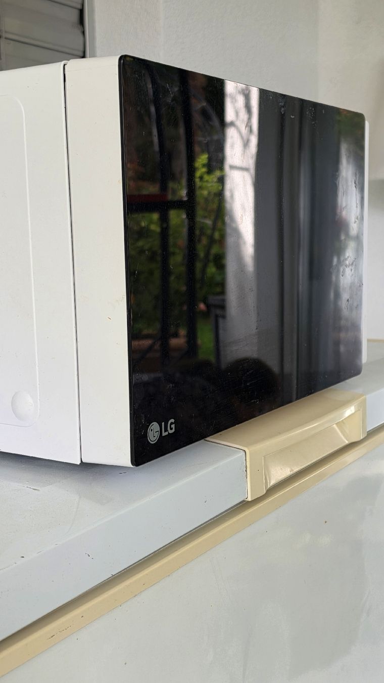 Elettrodomestici da cucina: Mikrowelle LG MS23NECBW /00 – Usato da Gisikon venduto da Michael_Lu 1