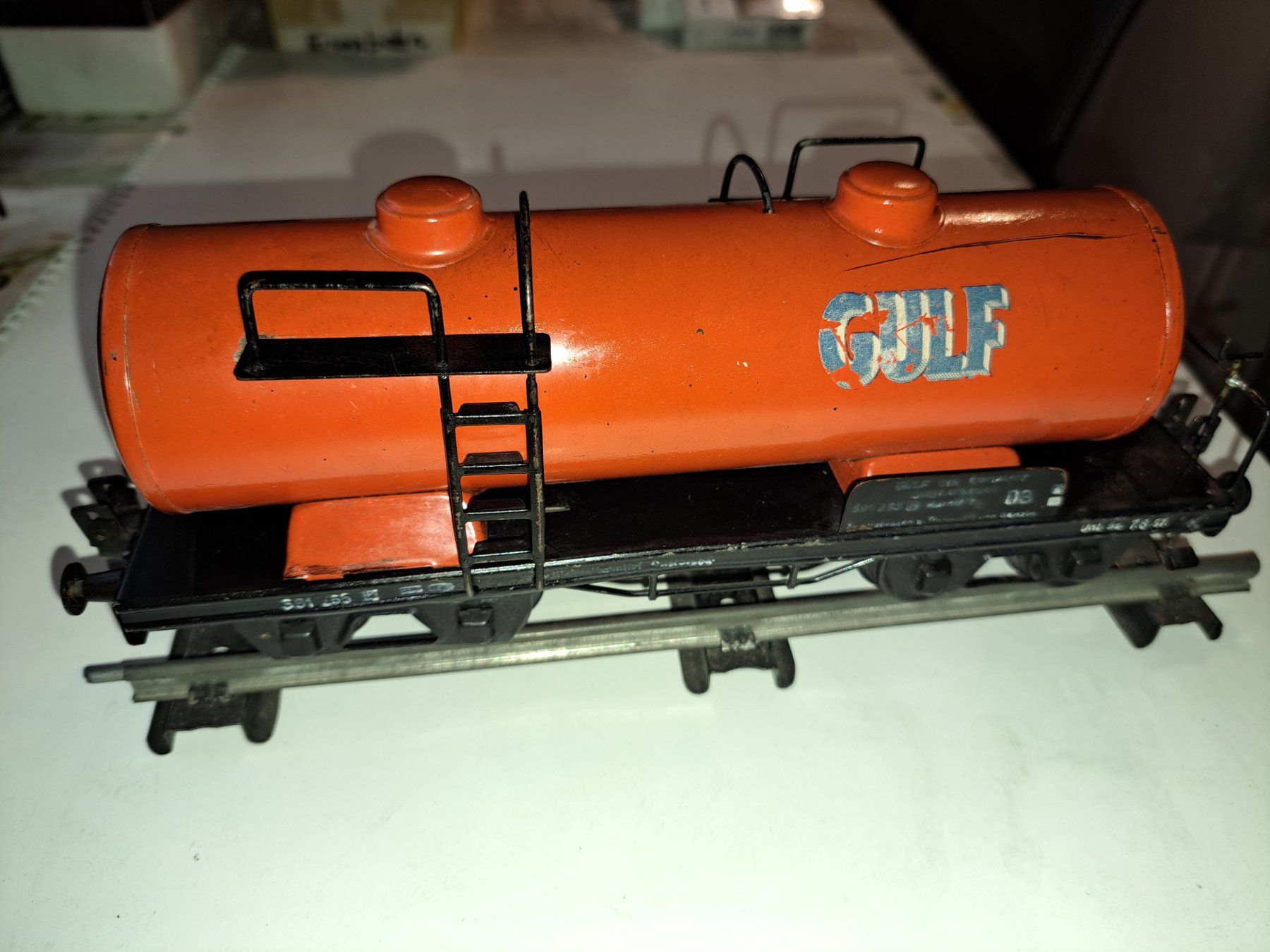 Modellini di ferrovie: Spur 0 doppelachsiger Tankwagen Gulf – Usato da Schwanden GL venduto da roerich20 1