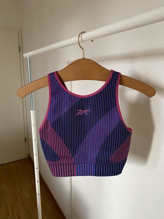 Zwei Reebok sport tops - XS