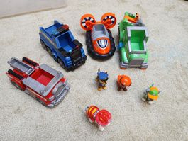 Vier Paw patrol fahrzeuge inkl. Hunde