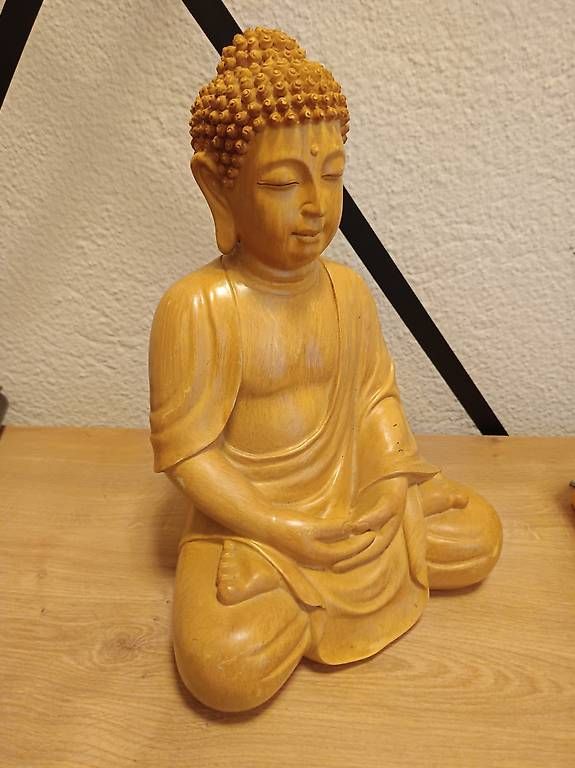 Skulpturen & Statuen: Wunderschöne Buddha Statue aus Holz, 30cm – Gebraucht aus Olten von Slaven_Todorovic 1