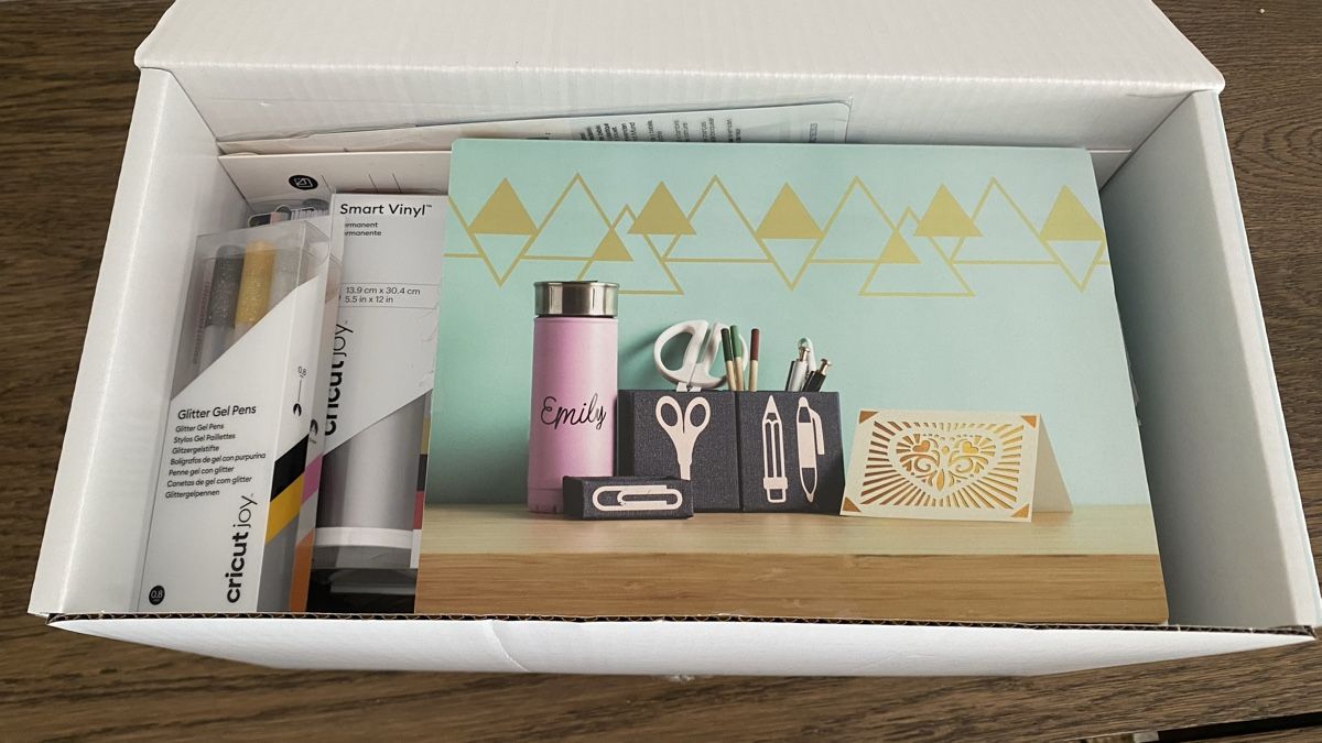 Cricut Kit bricolage: Cricut Joy Schneideplotter - Komplett mit Zubehör! Gift – Nuovo (secondo la descrizione) da Hochwald venduto da _biene_ 7