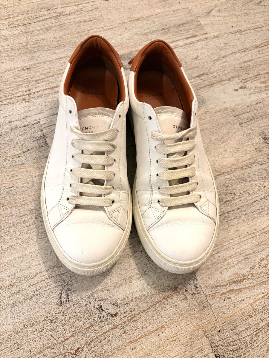 Givenchy Scarpe da donna: Givenchy Baskets  – Usato da Bellinzona venduto da kia100184