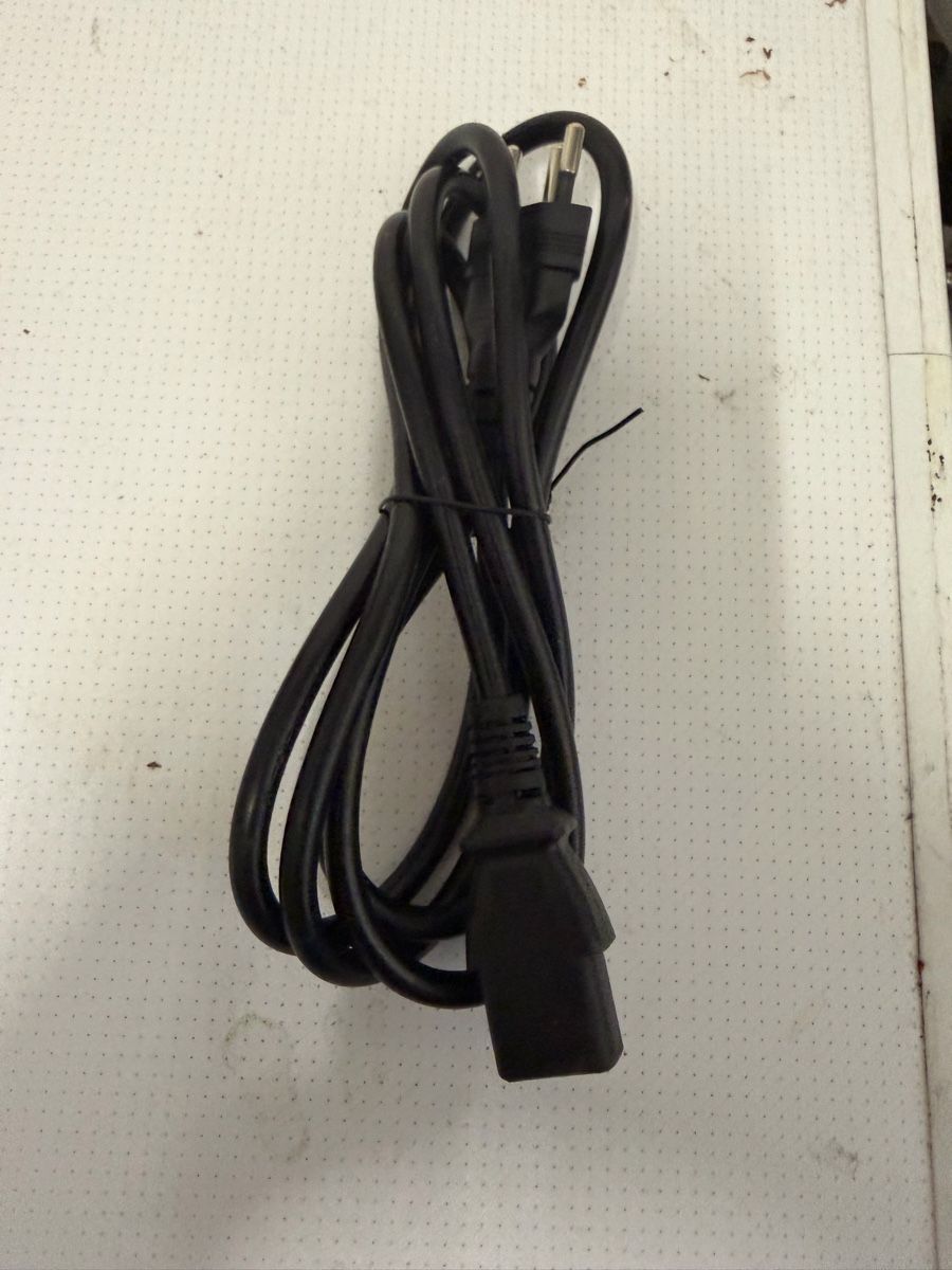 Kabel: Kaltgerätstecker C13 Stromkabel – Neu und originalverpackt aus Wettingen von NickInc
