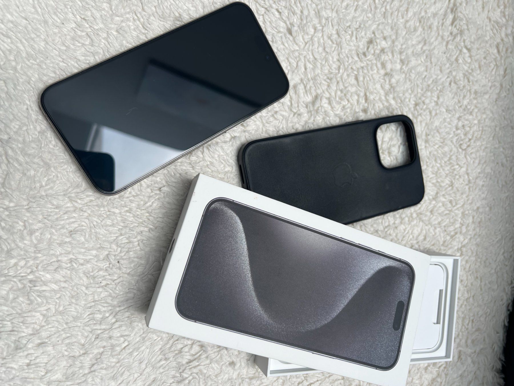 Apple Portables: iPhone 15 Pro Max, 256 GB – D'occasion à Langnau.i.E par abs