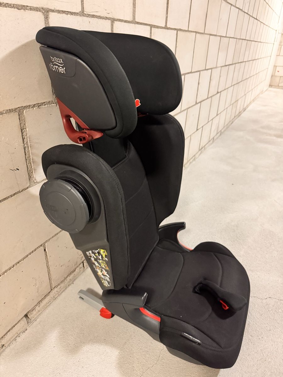 Britax Römer Seggiolini per auto: Auto-Kindersitz Römer Britax Kidfix 3M – Usato da Möhlin venduto da Orisha4133