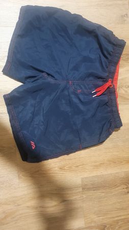 Gut erhaltene Badehose Gr 176 S